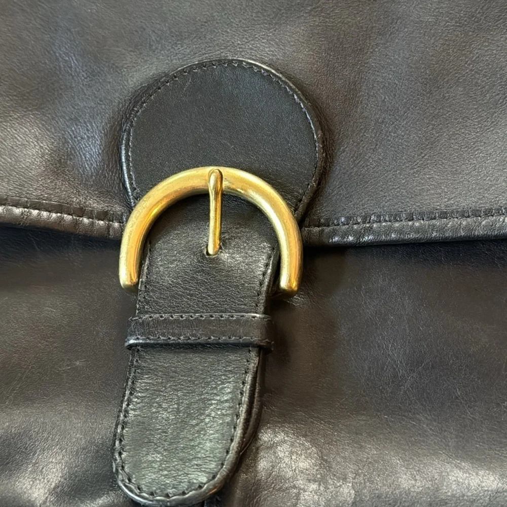 Vintage coach 1997  Coach 4165   Greenwich schoolBag Black Leather Flap Large